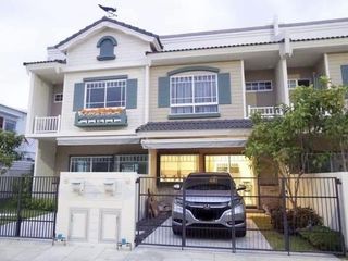 À louer 2 chambres maison de ville à Bang Phli, Samut Prakan