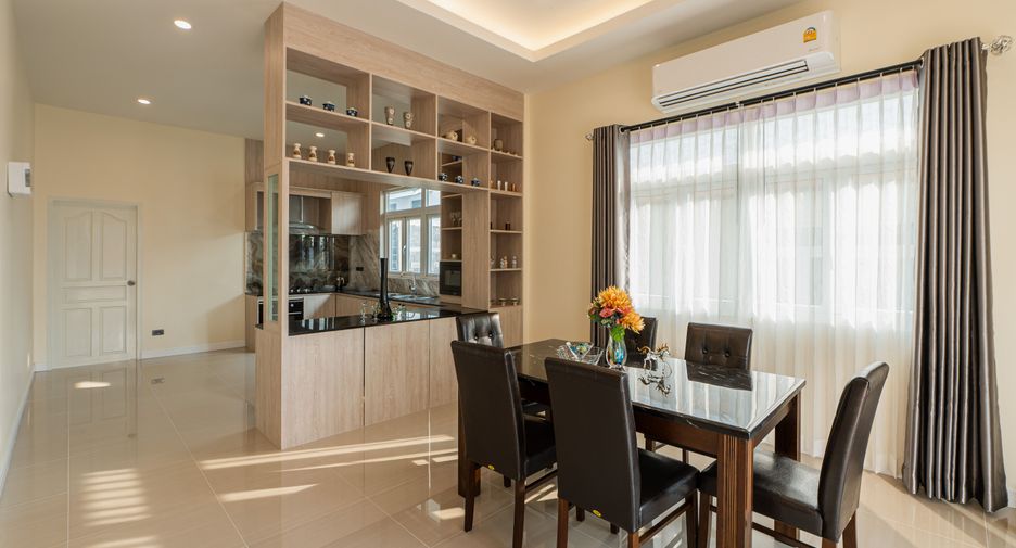 For sale 3 bedrooms villa in Bang Lamung, Chonburi
