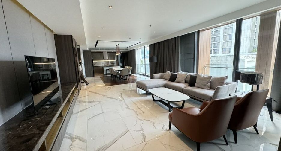 For rent 3 bedrooms apartment in Khlong Toei, Bangkok
