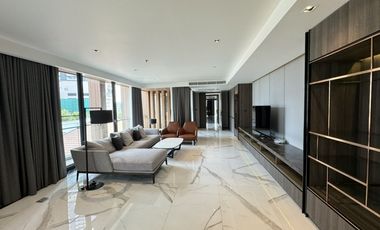 For rent 3 bedrooms apartment in Khlong Toei, Bangkok