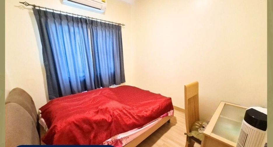 For sale 3 ベッドルーム townhouse in Phasi Charoen, Bangkok