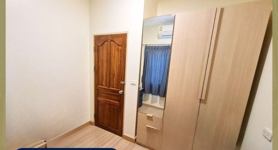 For sale 3 ベッドルーム townhouse in Phasi Charoen, Bangkok