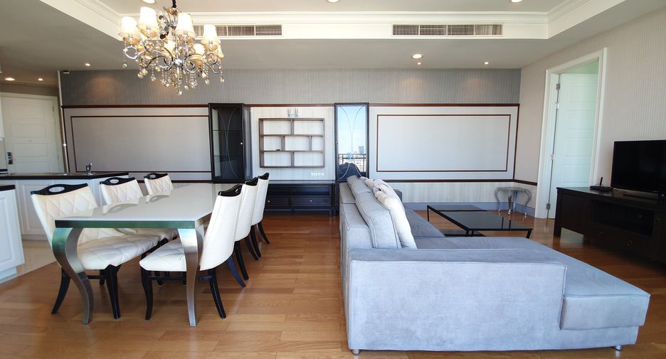 For rent 2 ベッドルーム condo in Watthana, Bangkok