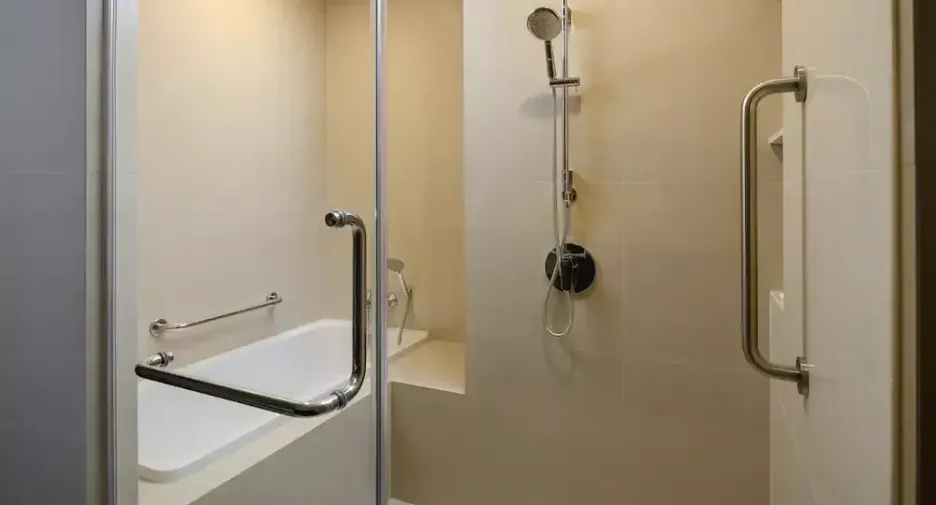 For rent 2 bedrooms condo in Si Racha, Chonburi