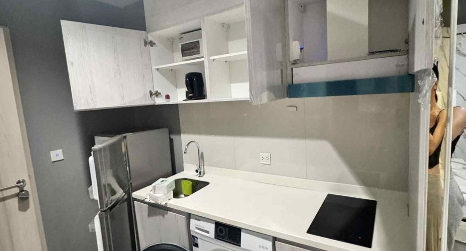 For rent studio condo in Pathum Wan, Bangkok