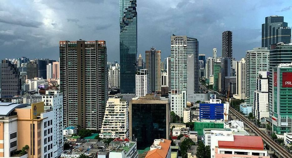 For rent 3 bedrooms condo in Sathon, Bangkok