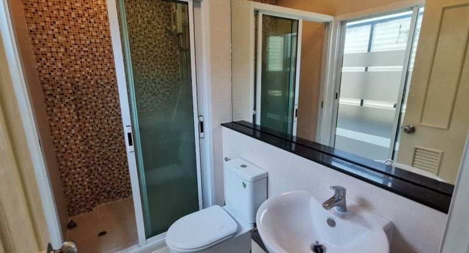 Reihenhaus zum Kauf und zur Miete mit 3 Zimmer in Phasi Charoen, Bangkok
