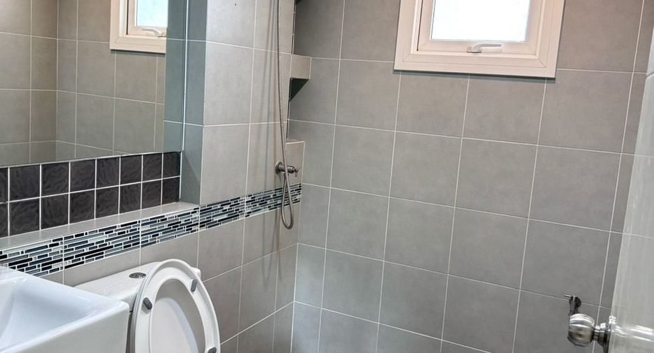 For sale 3 bedrooms house in Bang Bo, Samut Prakan