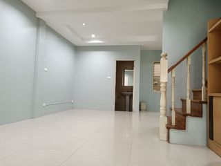 For sale 6 ベッドルーム townhouse in Bang Khae, Bangkok