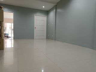 For sale 6 ベッドルーム townhouse in Bang Khae, Bangkok