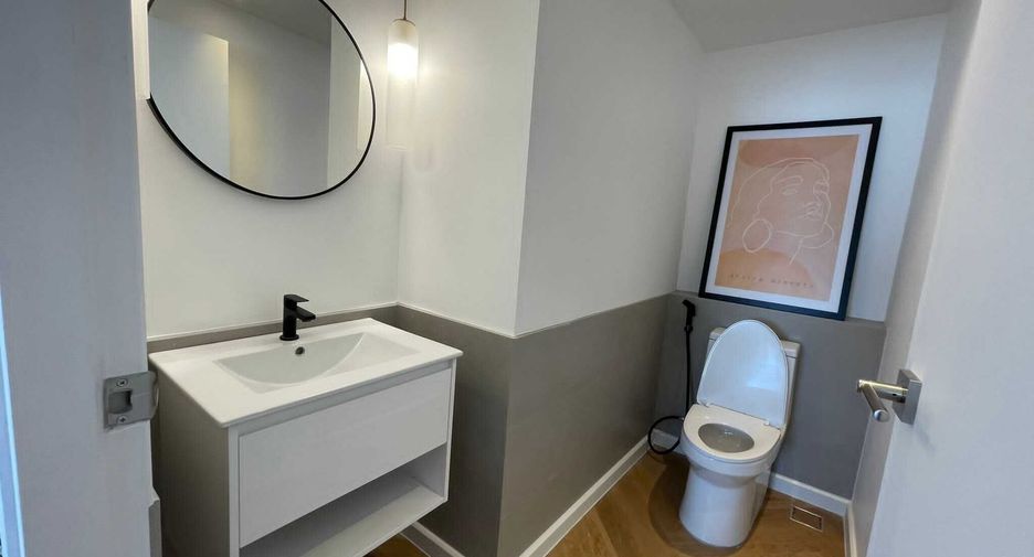 For rent 1 bed condo in Watthana, Bangkok