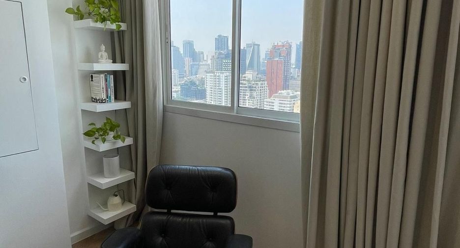 For rent 1 bed condo in Watthana, Bangkok