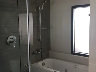 À vendre 1 chambre condo à Si Racha, Chonburi