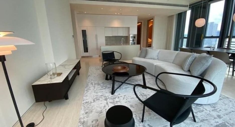 For rent 2 bedrooms condo in Pathum Wan, Bangkok