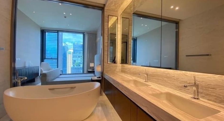 For rent 2 bedrooms condo in Pathum Wan, Bangkok