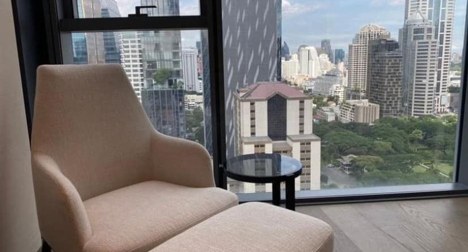 For rent 2 bedrooms condo in Pathum Wan, Bangkok