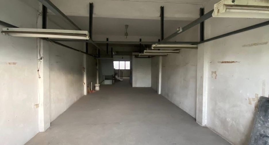 For sale 5 bedrooms townhouse in Bangkok Noi, Bangkok