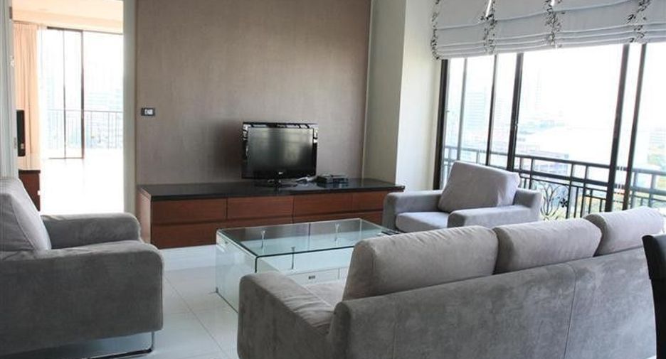 For rent 2 bedrooms condo in Watthana, Bangkok