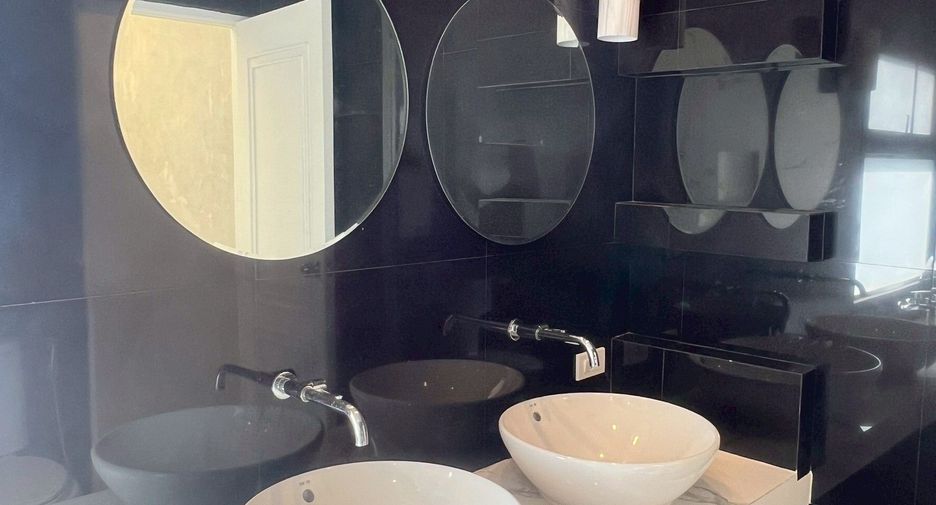 For rent 3 ベッドルーム townhouse in Watthana, Bangkok
