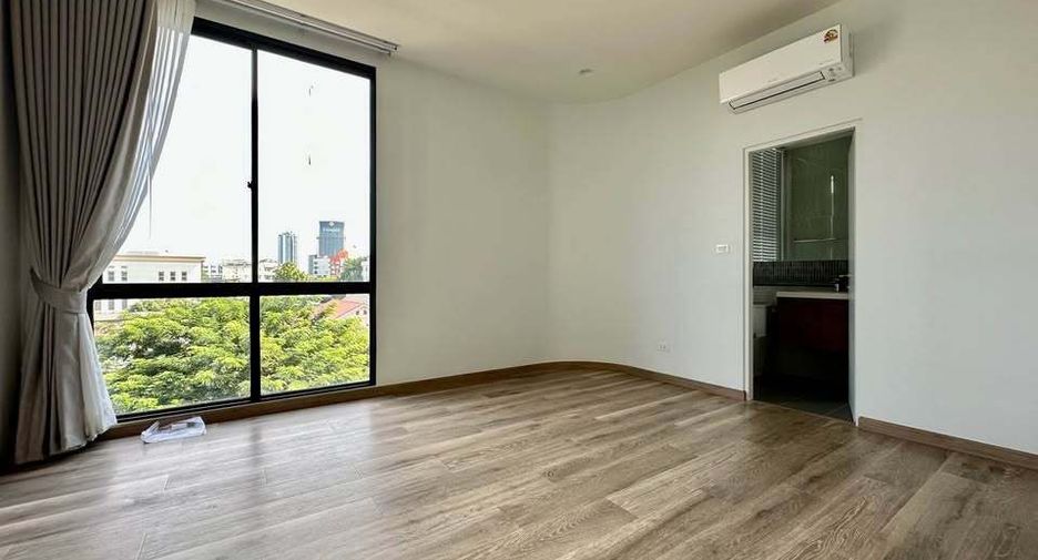 À vendre 3 chambres villa à Yan Nawa, Bangkok