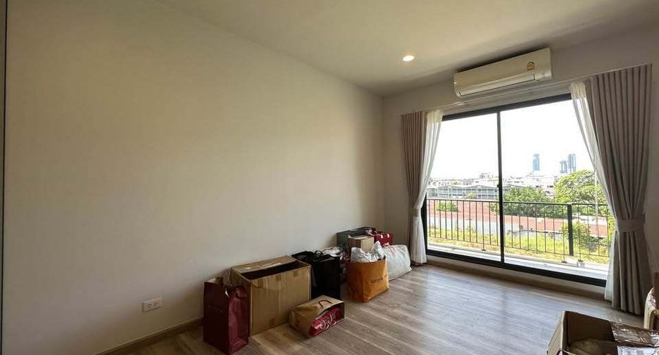 À vendre 3 chambres villa à Yan Nawa, Bangkok