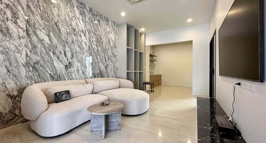 À vendre 3 chambres villa à Yan Nawa, Bangkok