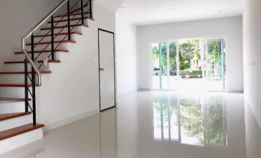 出售 3 卧室 联排别墅 在 Phuket Town, 普吉