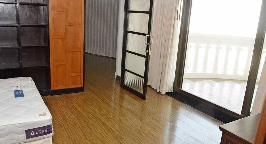 For sale 2 bedrooms condo in Bang Rak, Bangkok