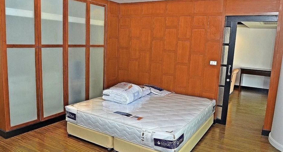For sale 2 bedrooms condo in Bang Rak, Bangkok