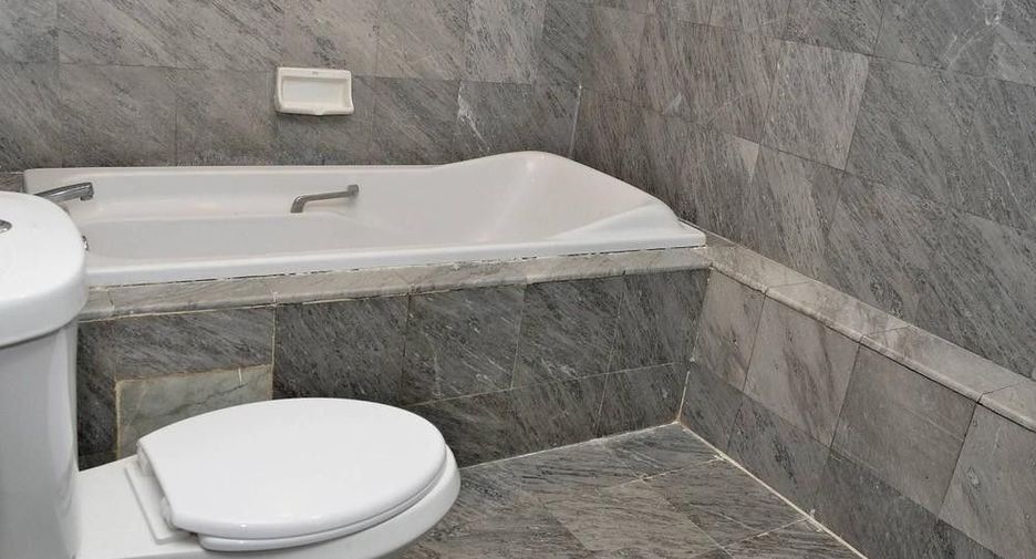 For sale 2 bedrooms condo in Bang Rak, Bangkok