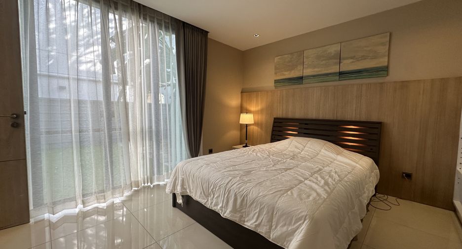Haus zur Miete mit 4 Zimmer in Huai Khwang, Bangkok