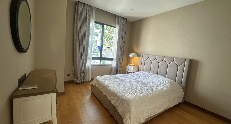 Haus zur Miete mit 4 Zimmer in Huai Khwang, Bangkok
