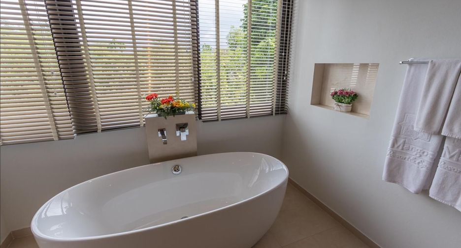 For rent 3 bedrooms villa in Mueang Phuket, Phuket