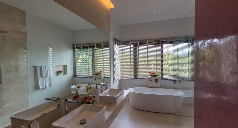 For rent 3 bedrooms villa in Mueang Phuket, Phuket