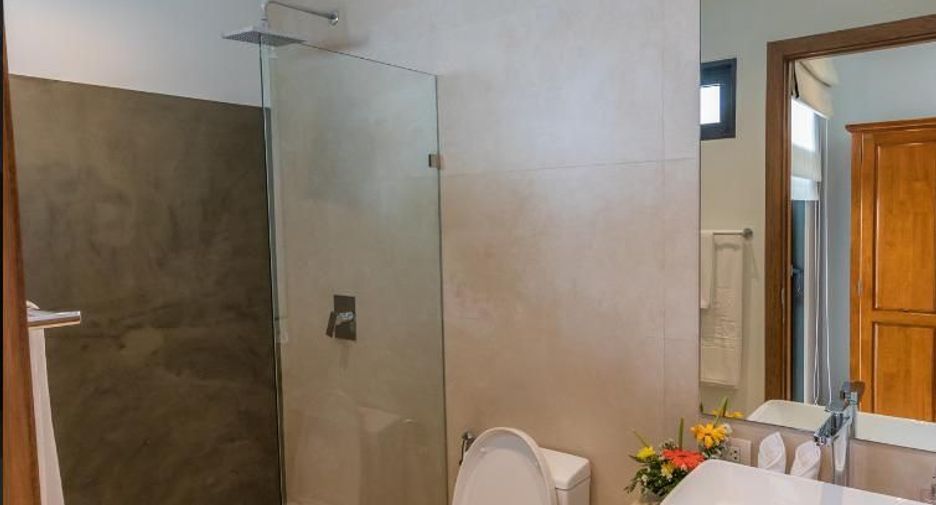 For rent 3 bedrooms villa in Mueang Phuket, Phuket