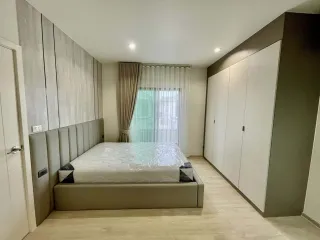 Аренда 4 спальни дом в Bang Phli, Самутпракан