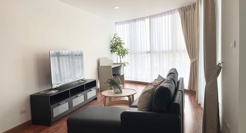 For rent 2 bedrooms condo in Bang Kapi, Bangkok
