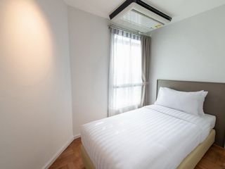 For rent 2 bedrooms condo in Yan Nawa, Bangkok