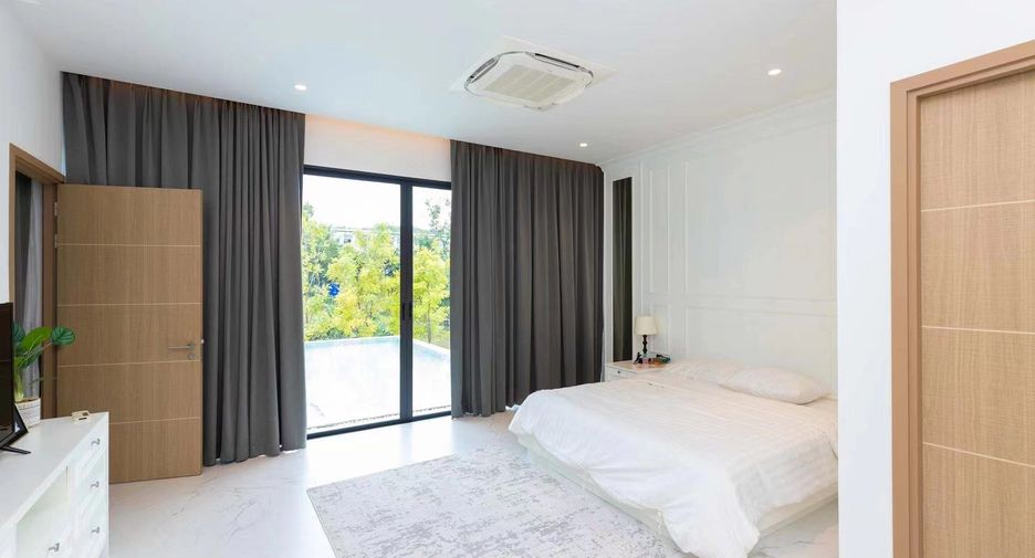 For sale 4 bedrooms villa in Mueang Phuket, Phuket