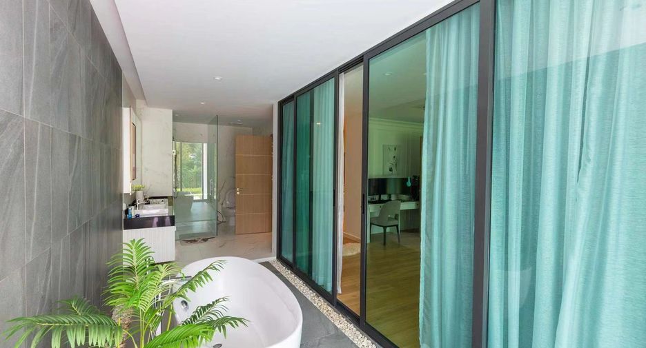 For sale 4 bedrooms villa in Mueang Phuket, Phuket