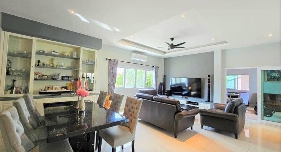 For sale 4 ベッドルーム villa in Bang Lamung, Chonburi