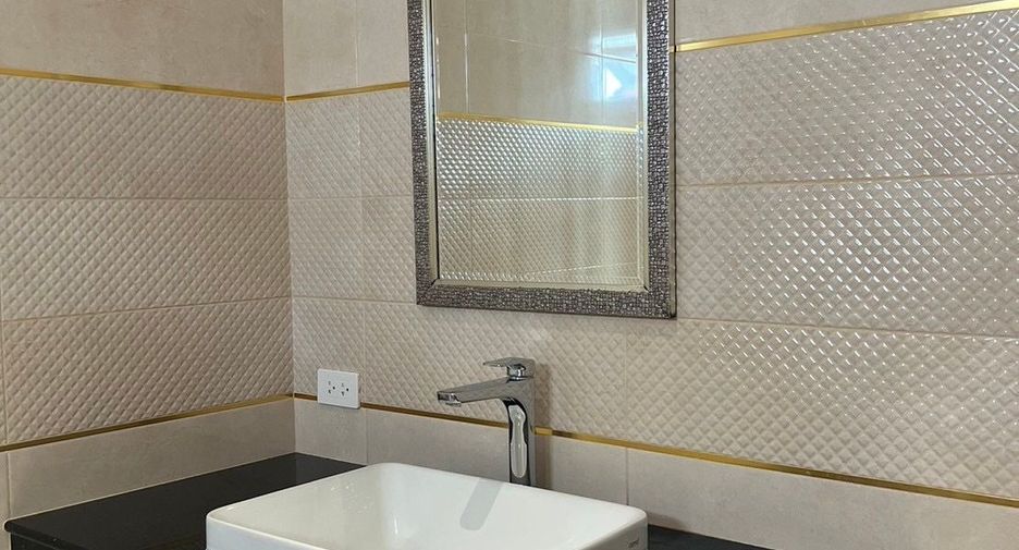 For sale 4 ベッドルーム villa in Bang Lamung, Chonburi