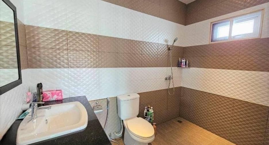 For sale 4 ベッドルーム villa in Bang Lamung, Chonburi