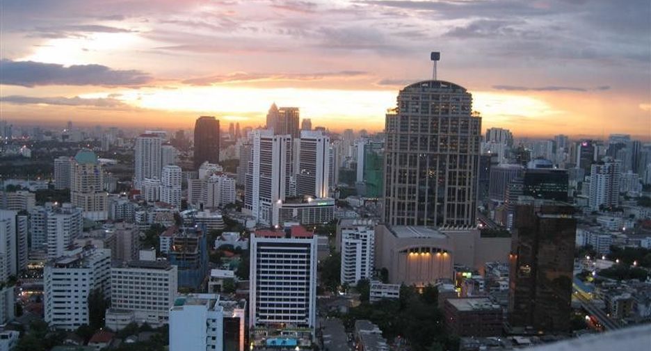 Condo en alquiler de 2 habitaciones en Khlong Toei, Bangkok