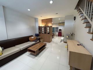 For rent 4 bedrooms townhouse in Yan Nawa, Bangkok