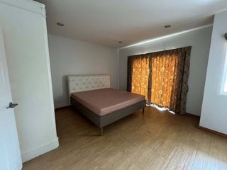 For rent 4 bedrooms townhouse in Yan Nawa, Bangkok