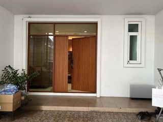 For rent 4 bedrooms townhouse in Yan Nawa, Bangkok