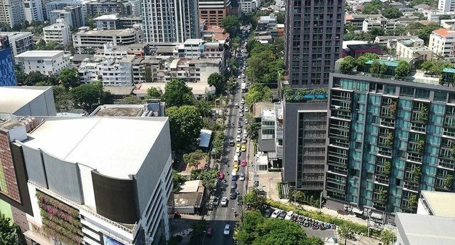 For rent 2 bedrooms condo in Khlong Toei, Bangkok