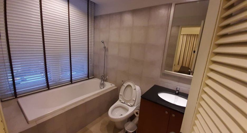 Condo en alquiler de 4 habitaciones en Watthana, Bangkok