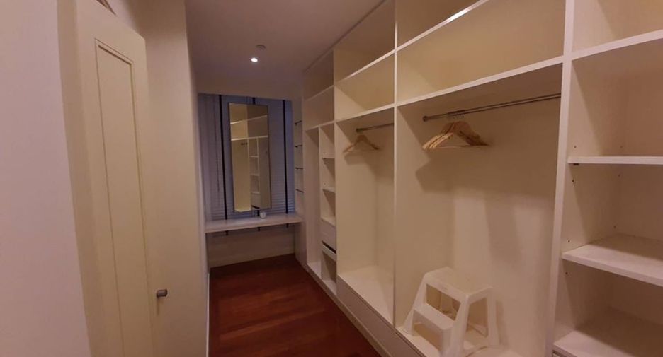 Condo en alquiler de 4 habitaciones en Watthana, Bangkok